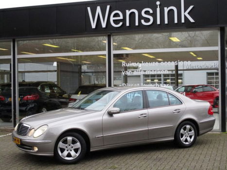 Mercedes-Benz E-klasse - 200 K. Avantgarde / Xenon/ Youngtimer - 1