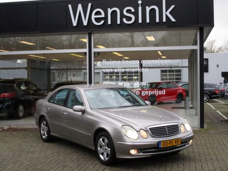 Mercedes-Benz E-klasse - 200 K. Avantgarde / Xenon/ Youngtimer - 1