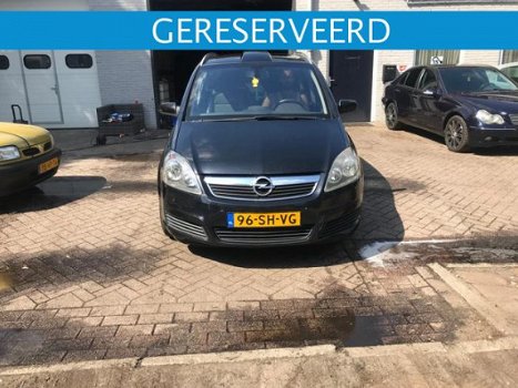 Opel Zafira - 1.9 CDTi 120pk Essentia - 1