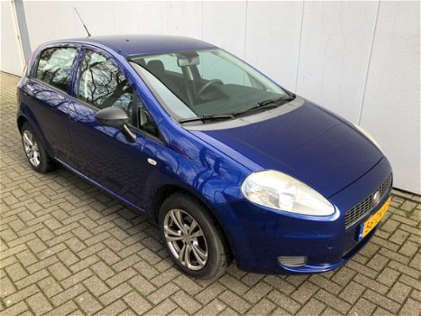 Fiat Grande Punto - 1.2 Active Fiat Punto 1.2 5DR Airco, Navigatie (GIUGIARO Design) - 1