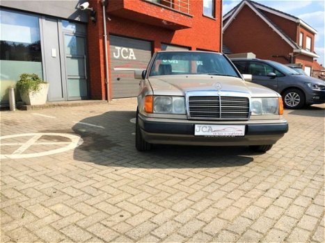 Mercedes-Benz E-klasse - e230 140000 KM ORIGINEEL NIEUWE STAAT 6999 EURO - 1