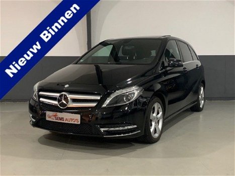 Mercedes-Benz B-klasse - 180 Ambition Led Xenon / Pannodak / Navigatie - 1