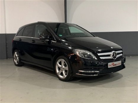 Mercedes-Benz B-klasse - 180 Ambition Led Xenon / Pannodak / Navigatie - 1