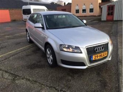 Audi A3 Sportback - 1.6 Attraction Business Edition AIRCO/ APK/NAP/Dealer Onderhoud - 1