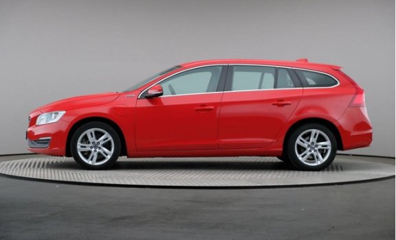 Volvo V60 - D6 AWD Twin Engine Momentum 7% Bijtelling, Automaat, Navigatie - 1