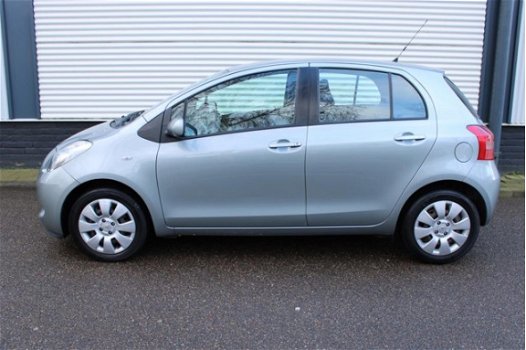 Toyota Yaris - 1.3 VVTi Sol /NIEUWE APK/AIRCO - 1