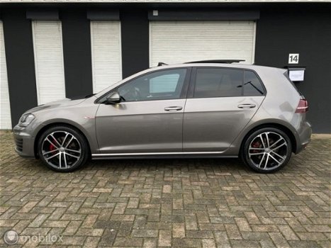 Volkswagen Golf - 2.0 TDI GTD S&S ACC STANDKACHEL KEYLESS GO PANO LEER DSG XENON DYNAUDIO GROOT NAVI - 1