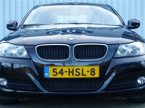 BMW 3-serie - 318d Gr Navi/ Pdc/Ecc/Trekhaak/NL/ Auto TOP ONDERHOUDEN - 1