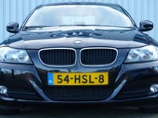 BMW 3-serie - 318d Gr Navi/ Pdc/Ecc/Trekhaak/NL/ Auto TOP ONDERHOUDEN