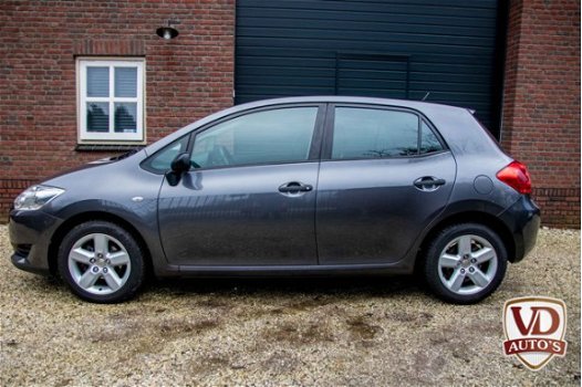 Toyota Auris - 1.4-16V Terra - 1