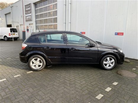 Opel Astra - 1.6 Cosmo Nette en goed onderhouden auto Airco, cruise lederen bekleding, panoramadak, - 1