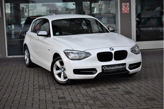 BMW 1-serie - 116i Sport / Trekhaak / Parkeersens. / Stoelverwarming - 1