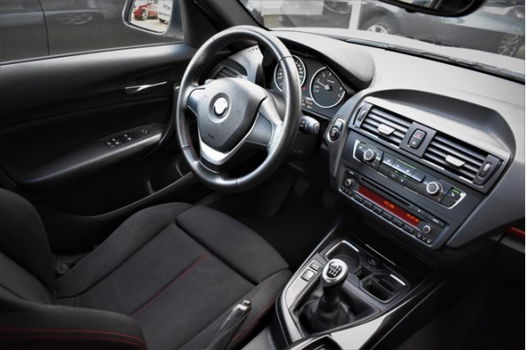 BMW 1-serie - 116i Sport / Trekhaak / Parkeersens. / Stoelverwarming - 1