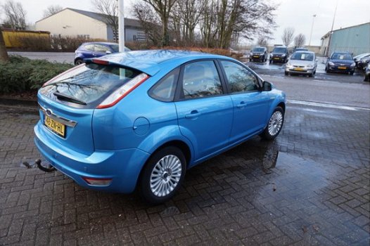 Ford Focus - 1.6 Titanium , 5drs, trekh, 127dkm. RIJKLAARPRIJS incl nw apk/beurt & 6 mnd bovag garan - 1