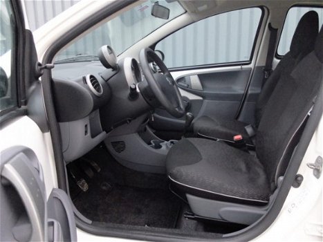 Peugeot 107 - 1.0-12V XR 5-deurs *Stuurbekr.*Radio/CD*Elektr. Ramen - 1