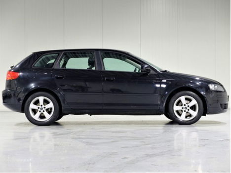 Audi A3 Sportback - 1.6 FSI Attraction *Klimaatreg*Cruisecontr.*Bluetooth - 1