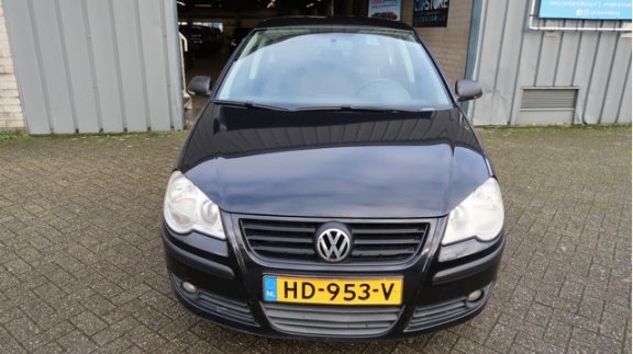 Volkswagen Polo - 1.2-12V Trendline 5DRS/AIRCO/NAP - 1