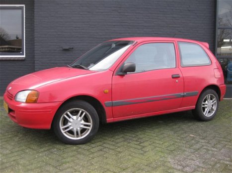 Toyota Starlet - 1.3-16V Red Sallaerts uitvoering - 1