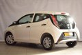 Toyota Aygo - 5-DEURS 1.0 VVTI X-FUN COOL WHITE AIRCO - 1 - Thumbnail