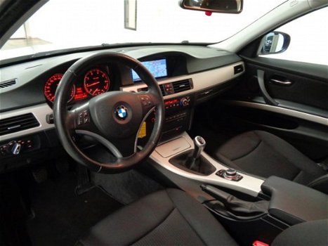 BMW 3-serie Touring - 316i Business Line/ Navi/ PDC/ Bluetooth - 1