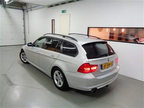 BMW 3-serie Touring - 316i Business Line/ Navi/ PDC/ Bluetooth - 1