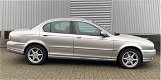 Jaguar X-type - 2.0 V6 Leder/Airco/Youngtimer/Boekjes aanwezig Motor lampje brand - 1 - Thumbnail