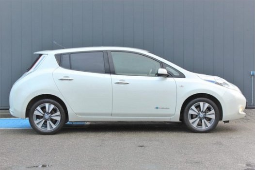 Nissan LEAF - Tekna 24 kWh Comfort Pack | Navigatie | Camera | Stoelverwarming | LED Koplampen | Key - 1