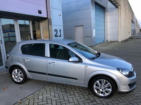 Opel Astra - 1.6 Executive NAVI AIRCO CRUISE INRUIL MOGELIJK - 1