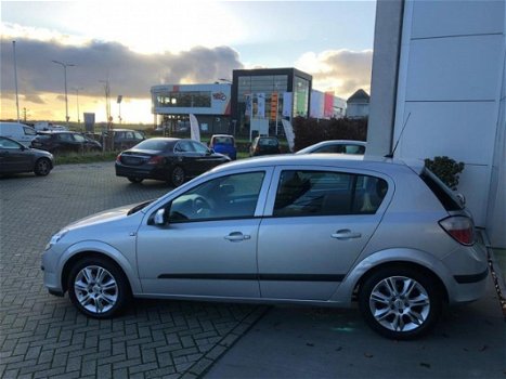 Opel Astra - 1.6 Executive NAVI AIRCO CRUISE INRUIL MOGELIJK - 1