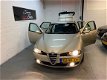 Alfa Romeo 156 Sportwagon - 2.0 JTS Distinctive BOM VOL//LM VELGEN//RIJD SCHAKELD TOP - 1 - Thumbnail