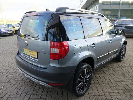 Skoda Yeti - 1.4 TSI Greentech Ambition Airco Navi Cruise Panoramadak Pdc Lm.velgen Elec.pakket Radi - 1