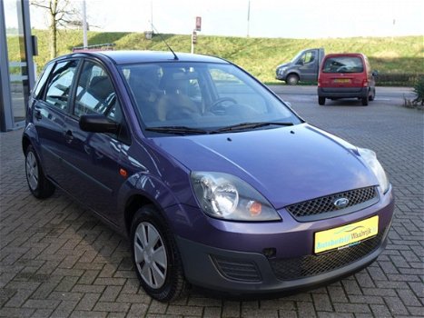 Ford Fiesta - 1.4 TDCi Ambiente Airco 5.Deurs Elec.pakket Radio/cd/aux - 1