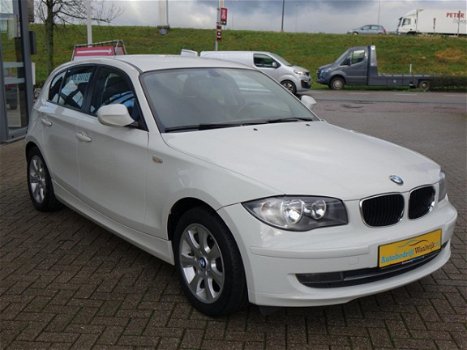 BMW 1-serie - 116i 5 Deurs Airco Lm.velgen Elec.pakket Pdc Stoelverwarming Radio/cd/aux - 1