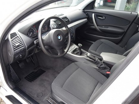BMW 1-serie - 116i 5 Deurs Airco Lm.velgen Elec.pakket Pdc Stoelverwarming Radio/cd/aux - 1
