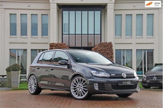 Volkswagen Golf - 2.0 GTD - NL auto - xenon - navigatie - cruise control - aut. inparkeren - climatr - 1