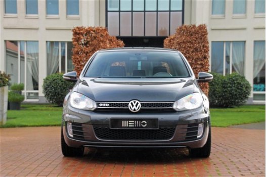 Volkswagen Golf - 2.0 GTD - NL auto - xenon - navigatie - cruise control - aut. inparkeren - climatr - 1