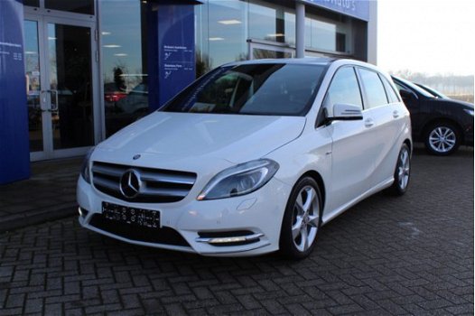 Mercedes-Benz B-klasse - 180 Ambition Bi-Xenon, Navi, Leder info: Dhr Elbers 0492-588982 whatsapp 06 - 1