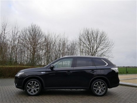 Mitsubishi Outlander - 2.0 PHEV Instyle X-Line 4x4 Leder Xenon Panorama - 1