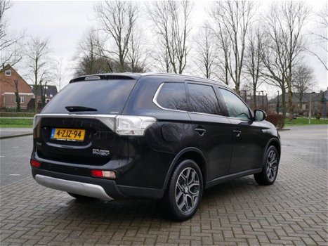 Mitsubishi Outlander - 2.0 PHEV Instyle X-Line 4x4 Leder Xenon Panorama - 1