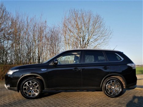 Mitsubishi Outlander - 2.0 PHEV Instyle X-Line 4x4 Leder Navi Xenon Panorama - 1