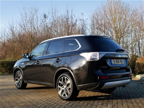 Mitsubishi Outlander - 2.0 PHEV Instyle X-Line 4x4 Leder Navi Xenon Panorama - 1