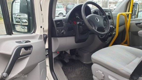 Volkswagen Crafter - rolstoelbus met lift 35 2.5 TDI L2H1 - 1