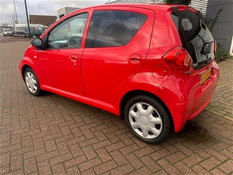 Toyota Aygo - 1.0-12V nieuwe apk airco mooie auto - 1