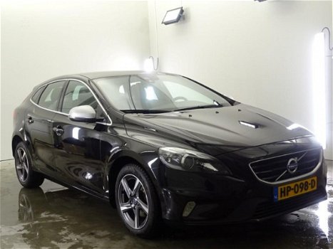 Volvo V40 - 2.0 D2 R-Design Business | navigatie | climate control | bluetooth | cruisecontrol | xen - 1