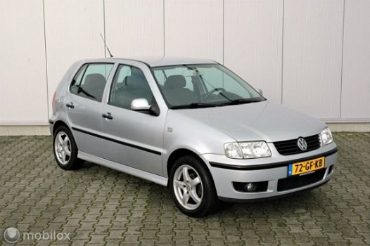 Volkswagen Polo - 1.4-16V Highline - 1