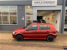 Volkswagen Polo - 1.4-16V Trendline AUTOMAAT met NAP en een nieuwe APK