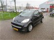 Peugeot 107 - 1.0-12V XS Zeer nette 107 met boeken en dubbele sleutel - 1 - Thumbnail