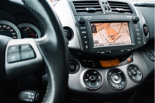 Toyota RAV4 - 2.0 VVTi Executive Business 4WD | Navigatie | Stoelverwarming | Keyless drive & go | P - 1