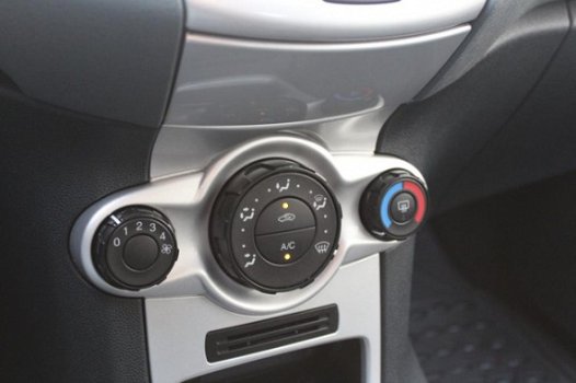 Ford Fiesta - 1.25 Titanium - Cruise Control - Airco - Nieuwe APK + Beurt - 1