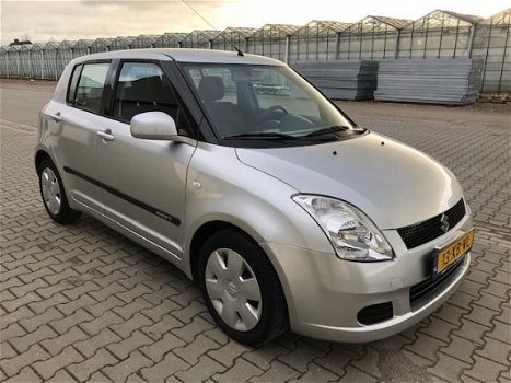 Suzuki Swift - 1.5 GLS 1ste eigenaar, Autmaat, 4 deur, weining km, Airco, Elek ramen, radio CD spele - 1